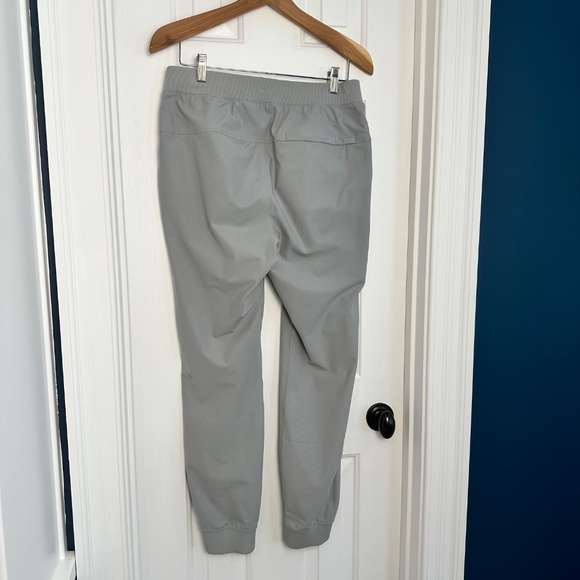 lululemon Men's ABC Skinny-Fit Jogger Regular - Silver Drop EUC - Picture 5 of 6
